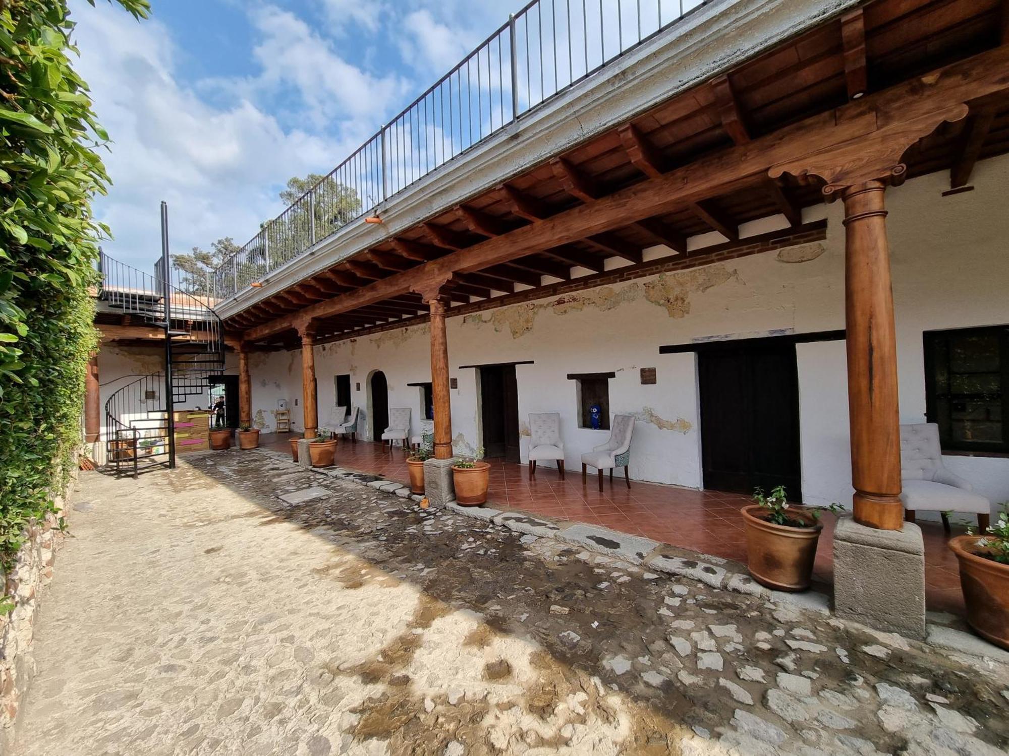 Central Hostel San Sebastian Antigua Exteriör bild